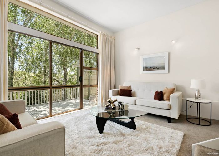  at 1/17 Robin Lane, Browns Bay, Auckland