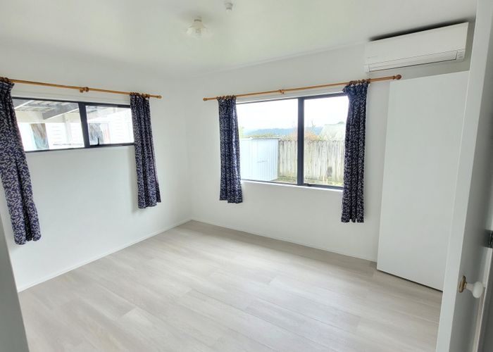  at 1/100 Birkdale Road, Birkdale, Auckland