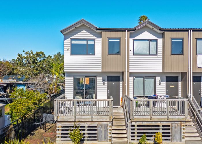  at 1/15 Rush Place, Mangere, Manukau City, Auckland