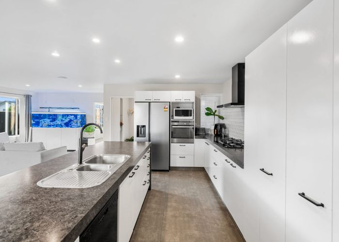  at 9 Kingsbridge Drive, Burwood, Christchurch