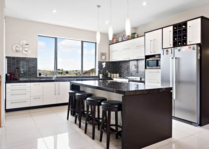  at 85 Travis View Drive, Fairview Heights, Auckland