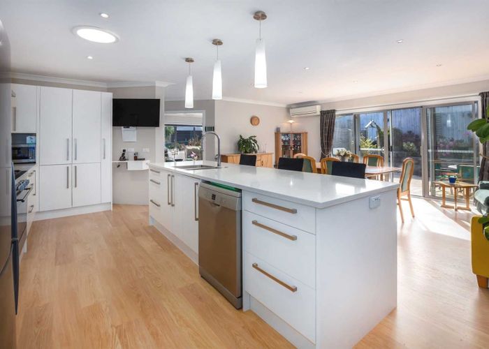  at 7 Tasman Close, Aotea, Porirua, Wellington