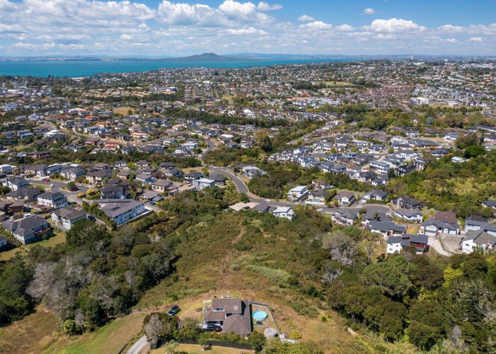  at 95 Lonely Track Road, Fairview Heights, North Shore City, Auckland