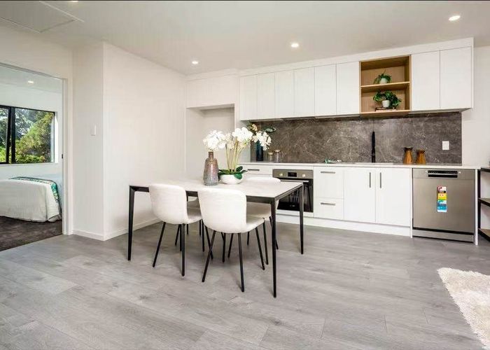  at 4/13 Normandy Place, Henderson, Waitakere City, Auckland