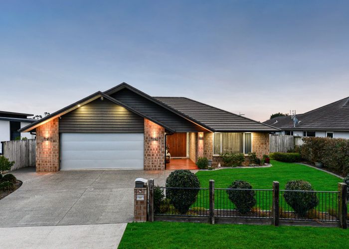  at 15 Brad Avenue, Flagstaff, Hamilton
