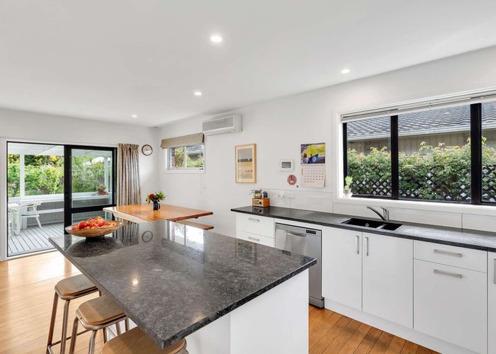  at 10 Claxton Place, Saint Martins, Christchurch