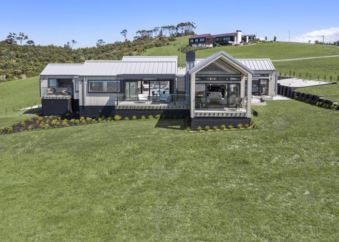  at 5 Takahuri Place, Albany