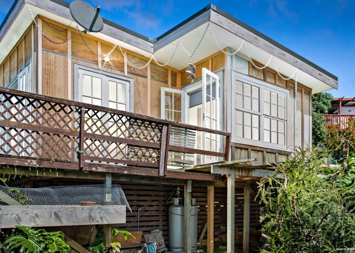  at 17 Scott Road, Stanmore Bay, Whangaparaoa