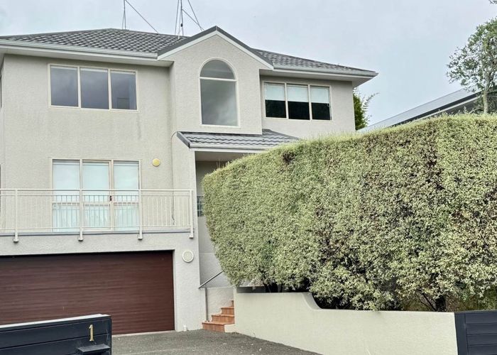  at 1 Garden Lane, Torbay, Auckland