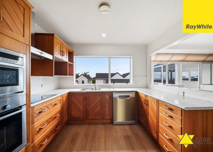  at 2/24 Cherub Place, West Harbour, Waitakere City, Auckland