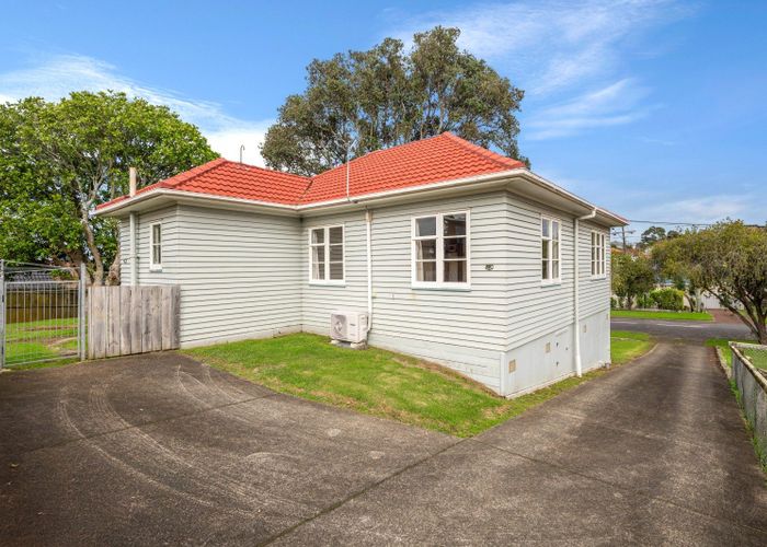 at 4 Massey Avenue, Greenlane, Auckland City, Auckland