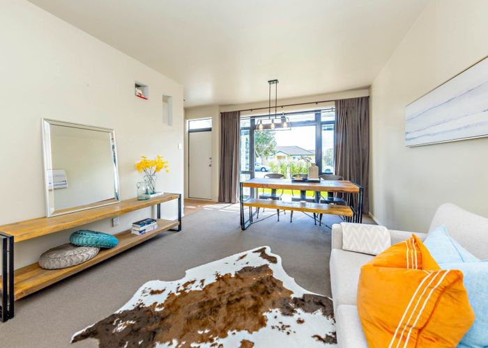  at 14/2 Armoy Drive, Dannemora, Manukau City, Auckland