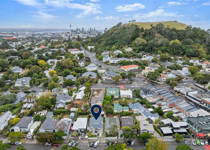  at 9 Essex Road, Mount Eden, Auckland City, Auckland