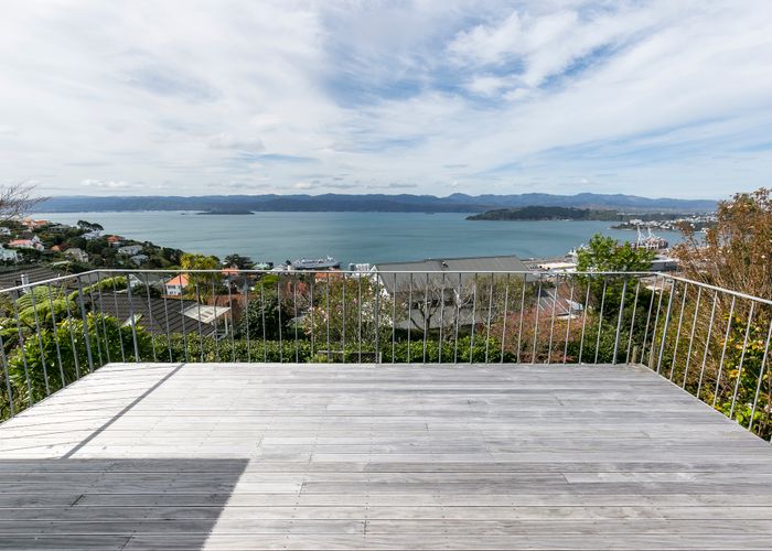  at 6 Moorhouse Street, Wadestown, Wellington