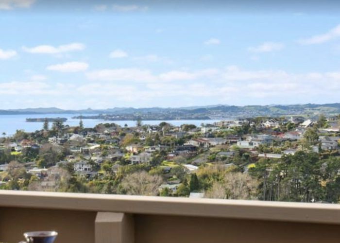  at 8 Haseler Crescent, Howick, Auckland