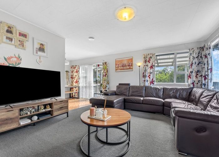  at 42a Forest Hill Road, Henderson, Waitakere City, Auckland