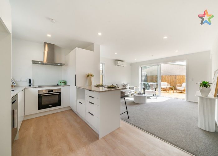 at 82 Main Road, Wainuiomata, Lower Hutt, Wellington