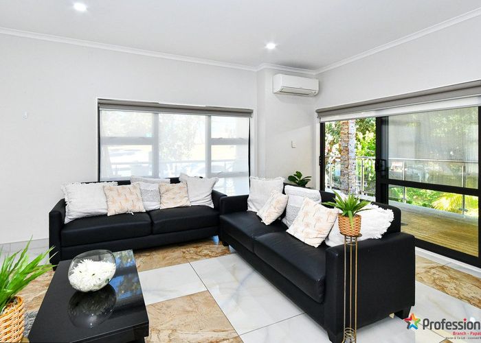  at 4225A Great North Road, Glendene, Waitakere City, Auckland