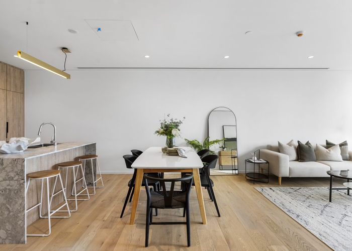  at 204/110 Kitchener Road, Milford, North Shore City, Auckland