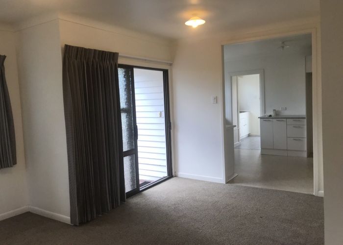  at 936 East Coast Road, Northcross, North Shore City, Auckland