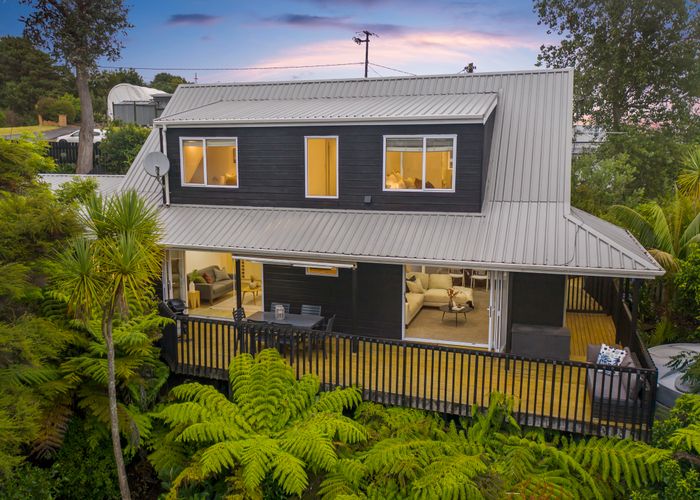  at 2 Bernard Magnus Lane, Greenhithe, Auckland