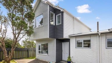  at 7D Cheyne Walk, Newlands, Wellington