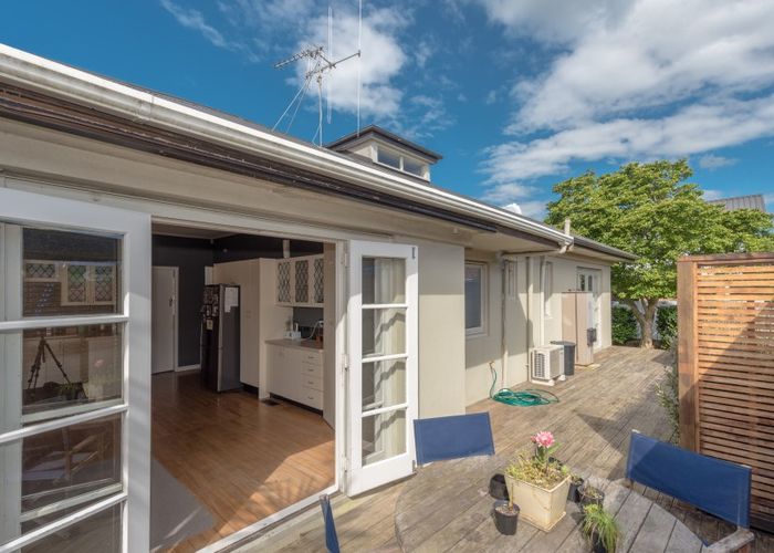  at 292 Cambridge Road, Hillcrest, Hamilton