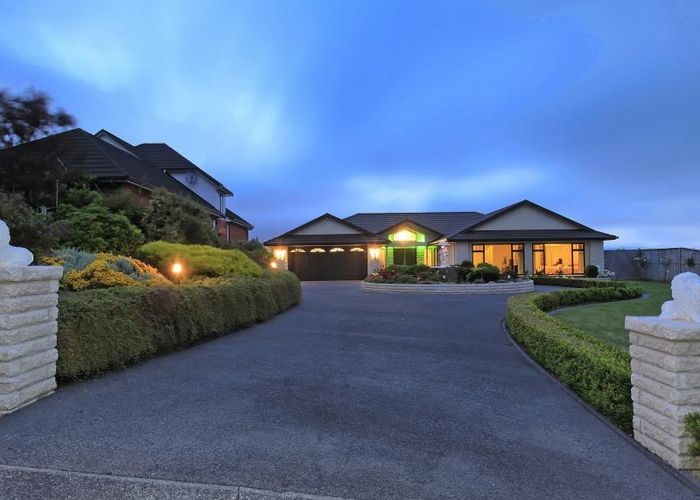  at 7 Oceanview Terrace, Tirohanga, Lower Hutt