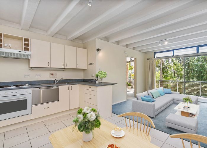 at 15/73 Princes Street, Northcote Point, Auckland