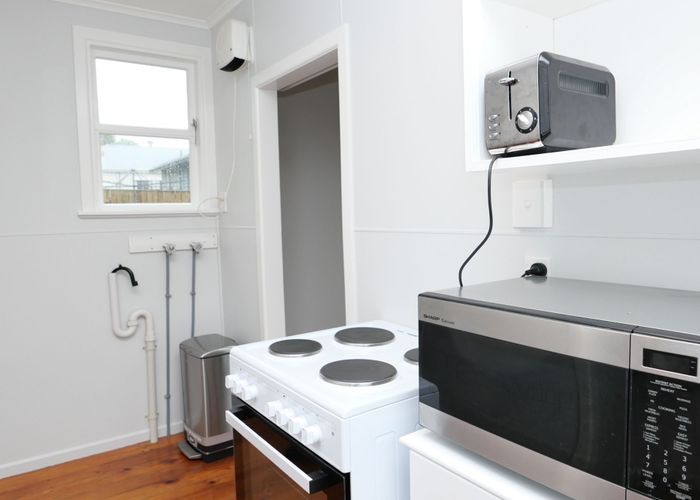  at 32a Charlotte Av, Brooklyn, Wellington, Wellington