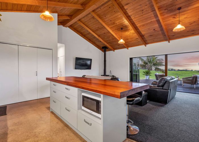  at 165 Sealy Road, Omata, New Plymouth, Taranaki