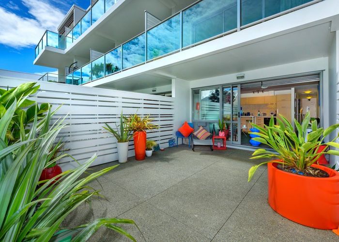  at 2/180 Peterborough Street, City Centre, Christchurch City, Canterbury