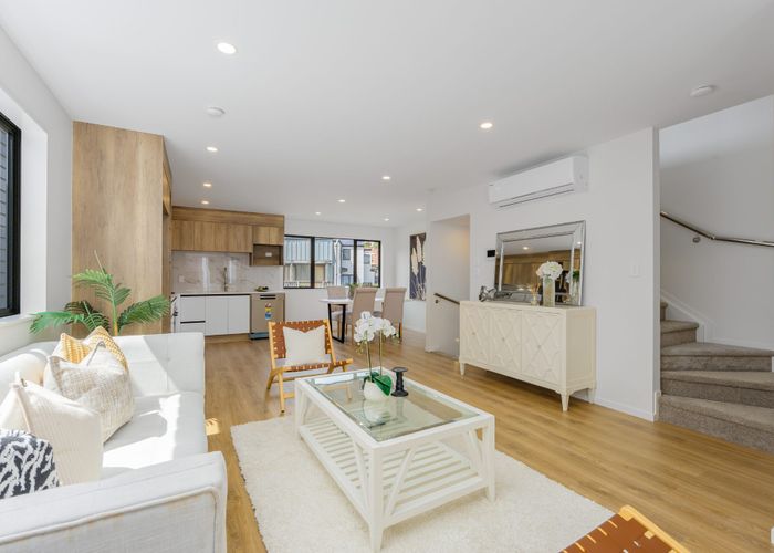  at 3/6 Woodhouse Place, West Harbour, Waitakere City, Auckland