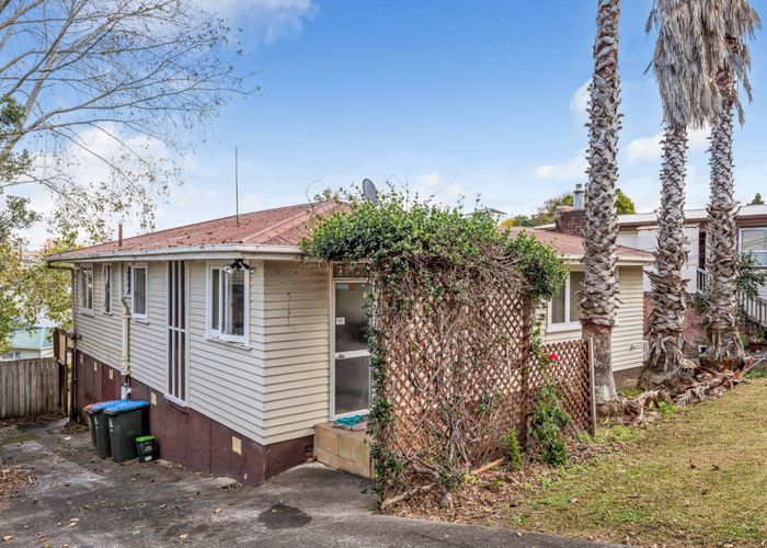  at 7 Hillview Avenue, New Windsor, Auckland
