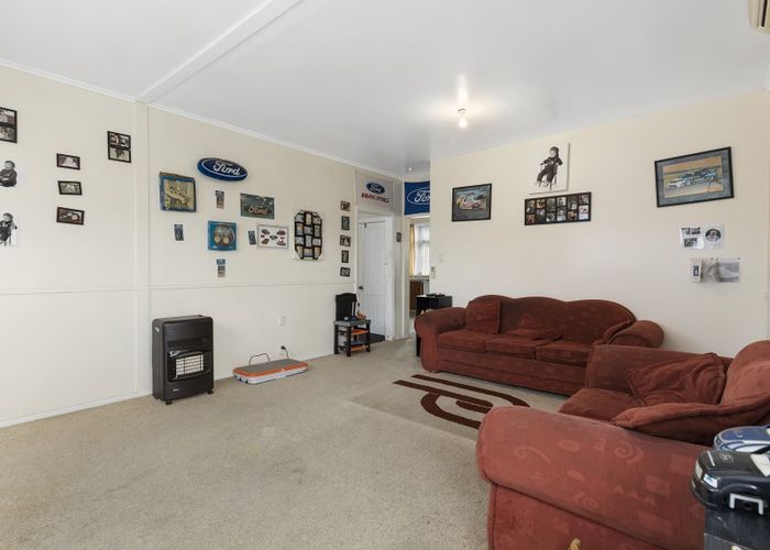  at 4 Oaklands Grove, Clouston Park, Upper Hutt