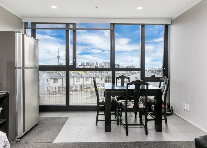  at 2T/16 Burton Street, Grafton, Auckland City, Auckland