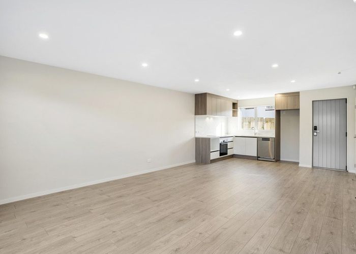  at 4/29 Commissariat Road, Mount Wellington, Auckland City, Auckland