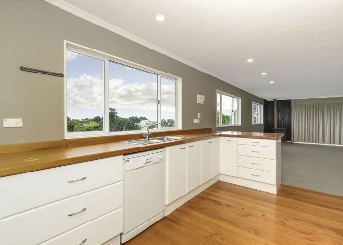  at 129 Park Avenue, Waitarere Beach, Levin