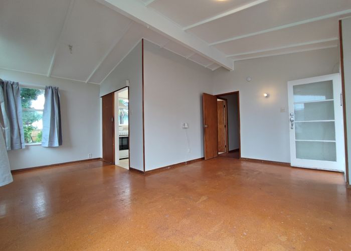  at 5 Barnfield Place, Glendene, Auckland