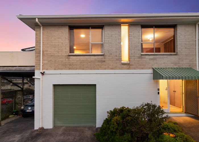  at 1/12 Bungalow Avenue, Point Chevalier, Auckland