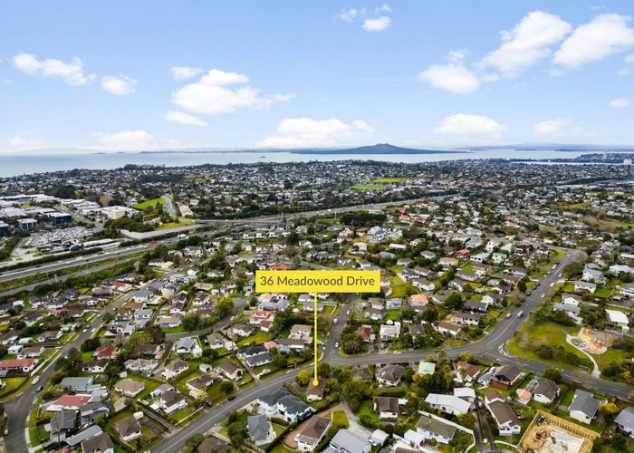  at 36 Meadowood Drive, Unsworth Heights, Auckland