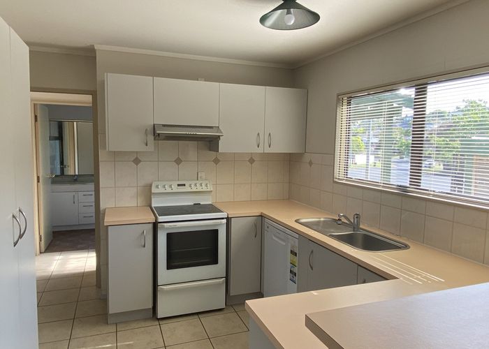  at 48 De Quincey Terrace, Highland Park, Manukau City, Auckland