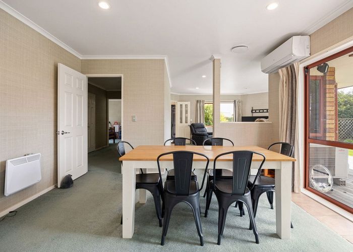  at 6 Bronte Place, Leamington, Cambridge