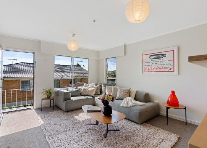  at 6/10 Fowlds Avenue, Sandringham, Auckland