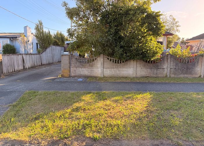  at 8 Bathurst Street, Silverstream, Upper Hutt, Wellington