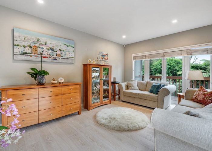  at 15 Springwater Vale, Unsworth Heights, North Shore City, Auckland