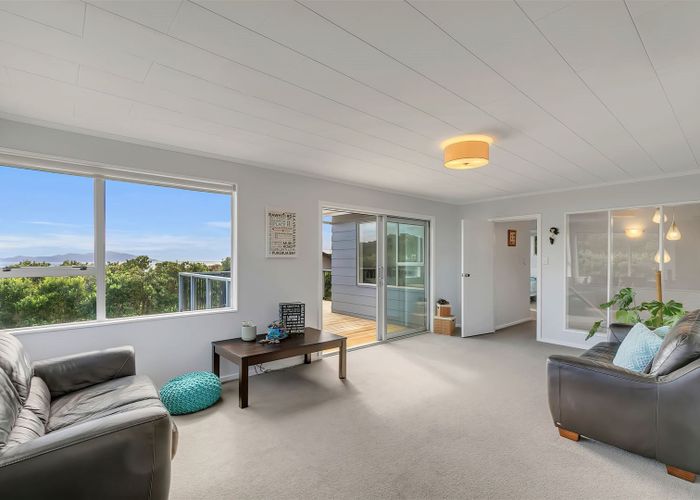  at 64 Sea Vista Drive, Pukerua Bay, Porirua