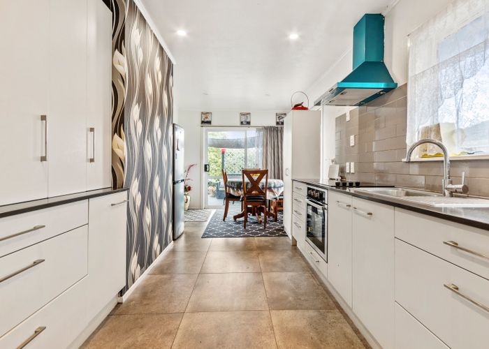  at 8 White Road, Manurewa, Auckland