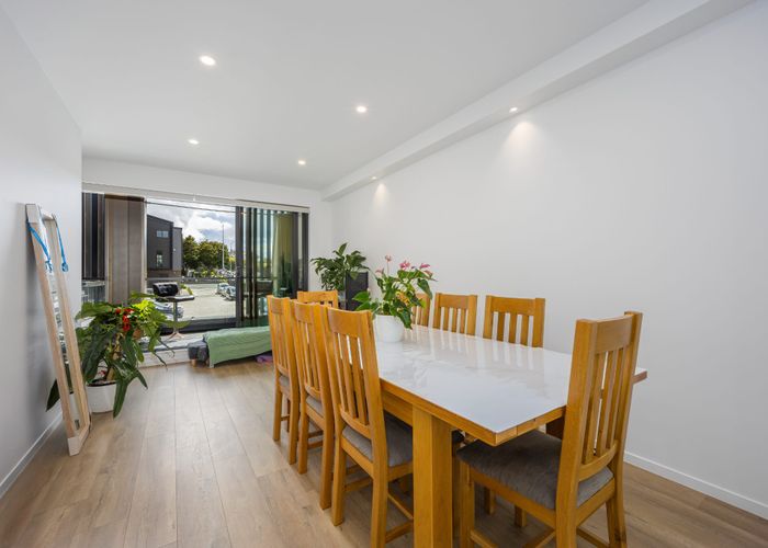  at 18/54 Taharoto Road, Takapuna, North Shore City, Auckland