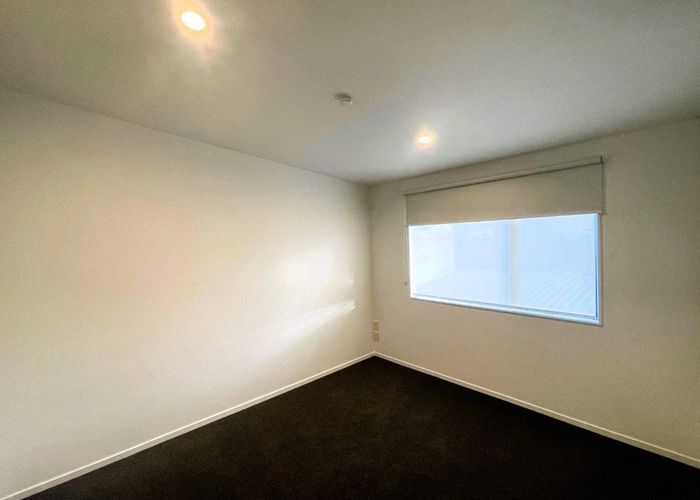  at 2/3 Hulme Place, Henderson, Waitakere City, Auckland